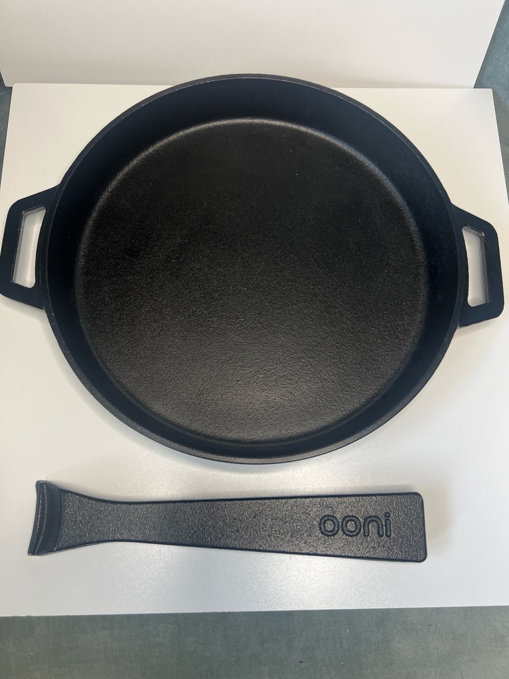 Ooni Cast Iron Skillet 9" Frying Pan